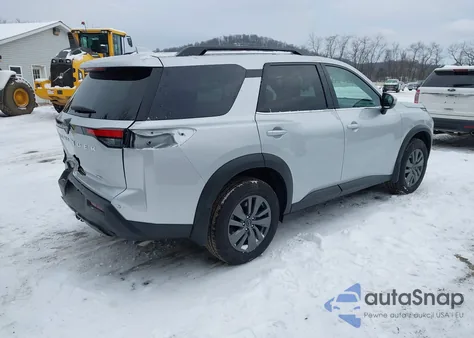 2025 Nissan Pathfinder Sv 4Wd z USA, uszkodzony, nr VIN 5N1DR3BC5SC279507